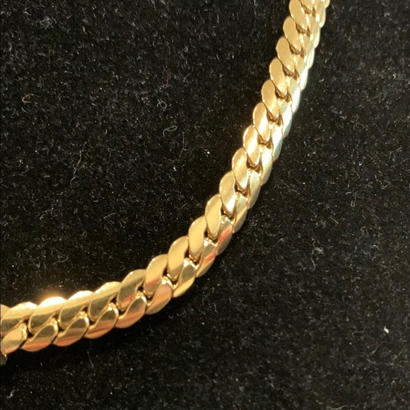 Stainless steel Gold Heart Necklace - Picture 3 of 3